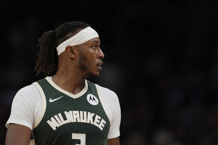 开云网站-雄鹿主场迎战雷霆 迈尔斯·特纳&amp;小凯文·波特因伤缺席比赛