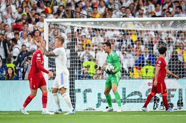 开云线上入口-9次扑救拯救皇马！库尔图瓦是14冠之夜最亮的星