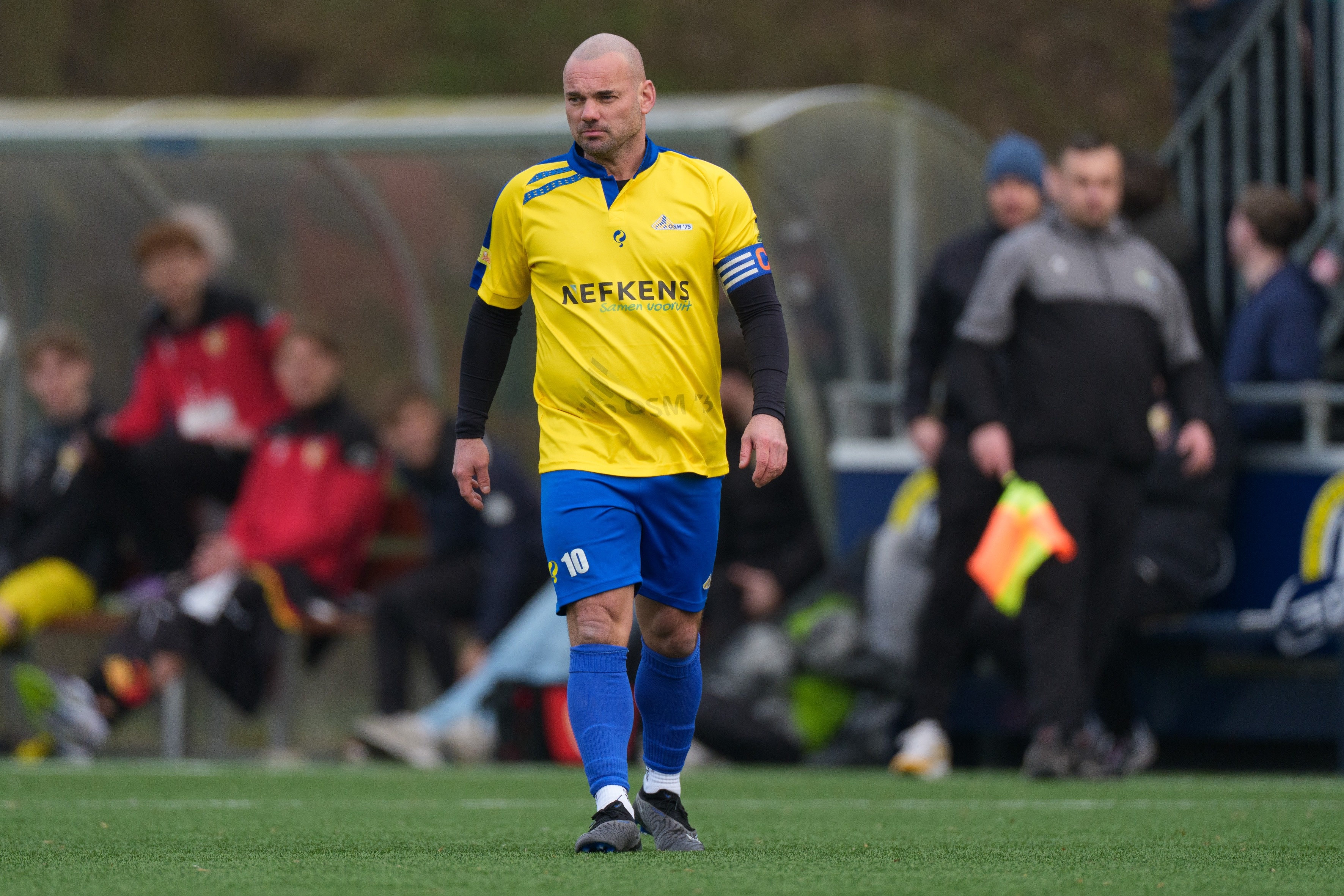 开云下载-ESPN:4次换人违规,斯内德业余联赛首秀需要重赛最后8分钟