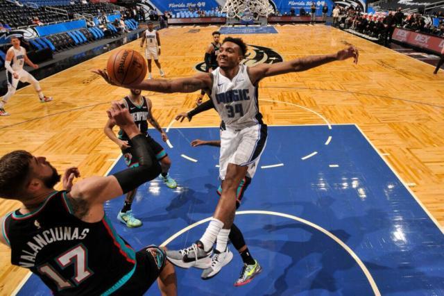 开云登录网址入口-中锋困局成魔术甜蜜烦恼 卡特能否从中脱颖而出?